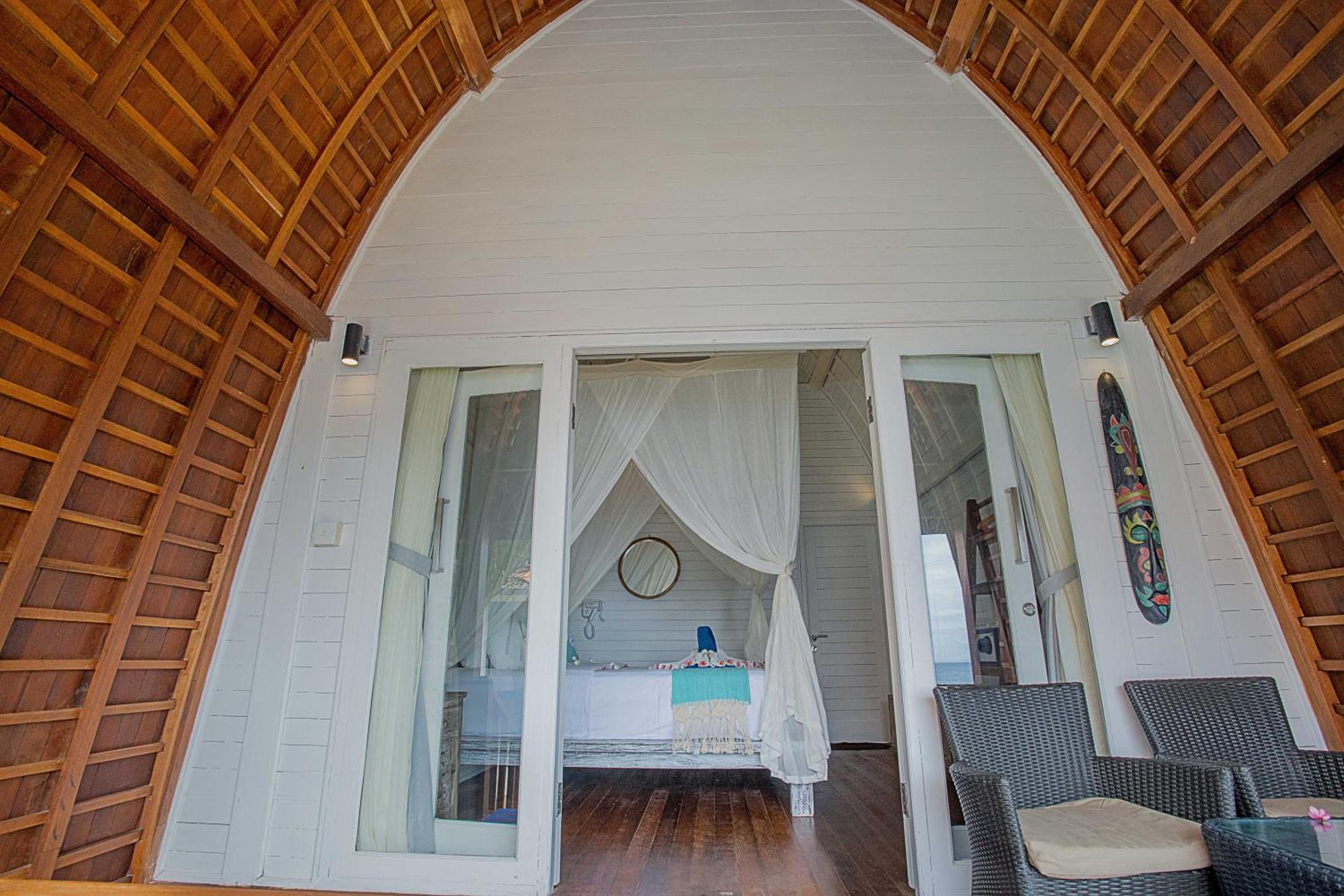 Water Blow Huts Lembongan Exterior photo
