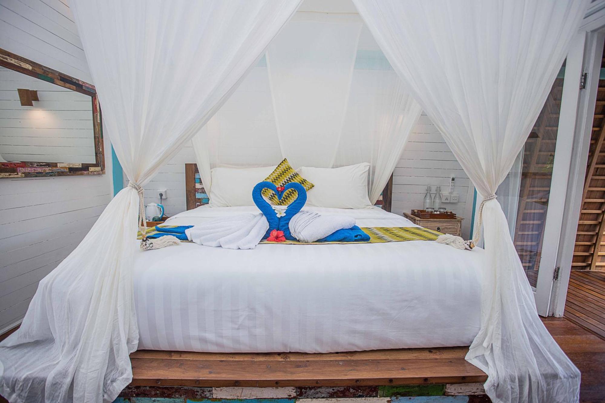 Water Blow Huts Lembongan Exterior photo