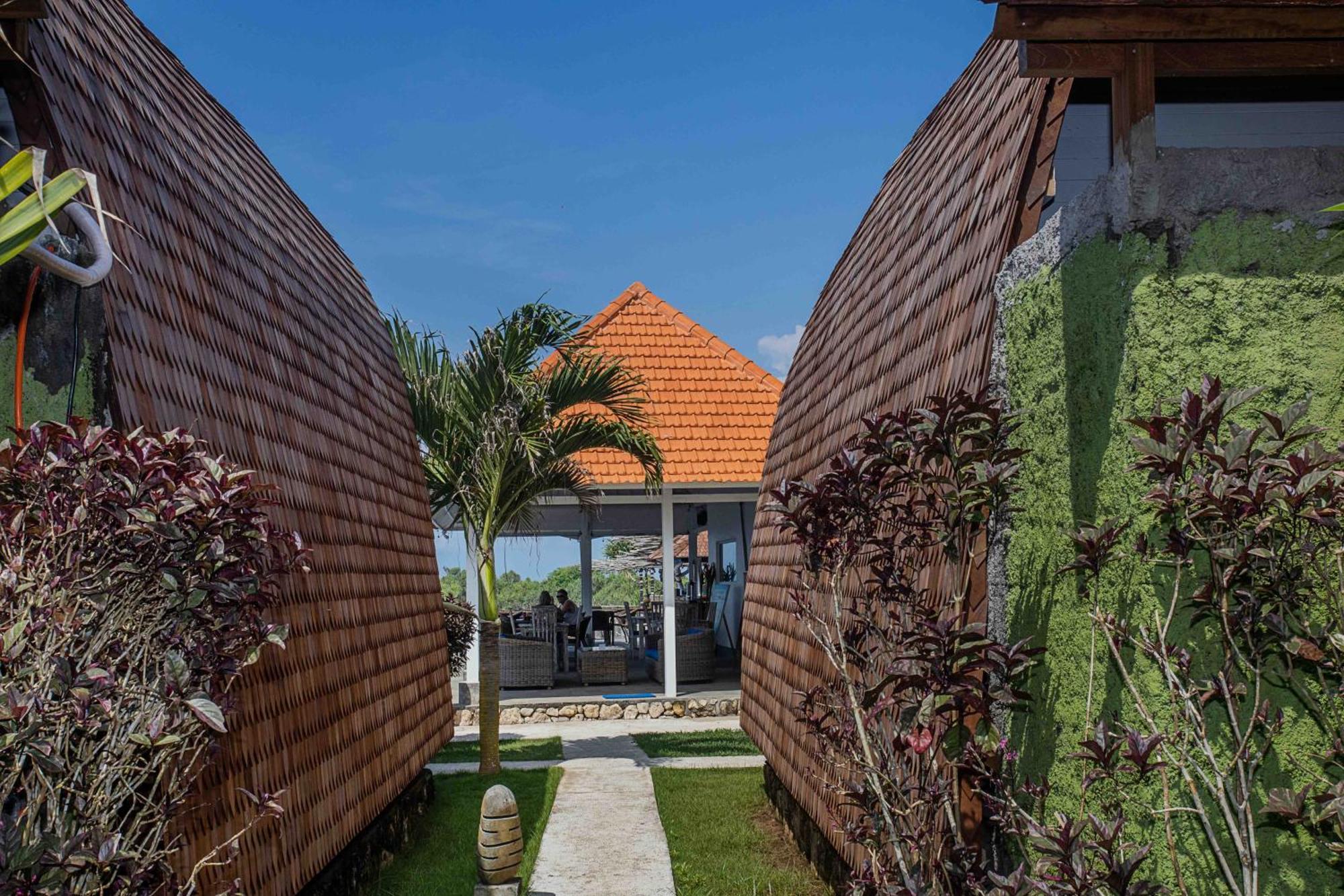 Water Blow Huts Lembongan Exterior photo